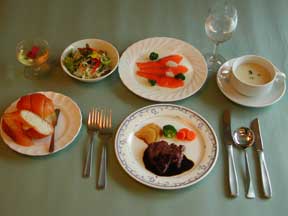 昼食　洋食